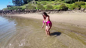 Milfs Tits Suddenly Fell Out Of Her Swimsuit On The Beach