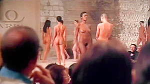 Nude Runway Show – Ready to Wear (Pret-a-porter) (1994)